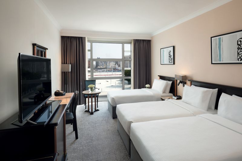 Anwar Al Madinah Movenpick Superior 3 Beds Part Haram View