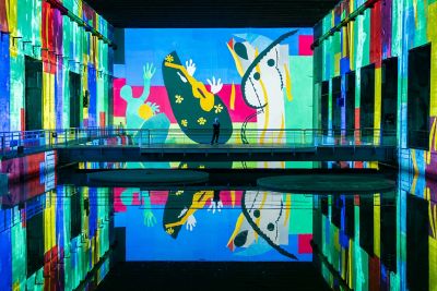 Kunstwerk im Bassin des Lumières, einem ehemaligen U-Boot-Bunker in Bordeaux