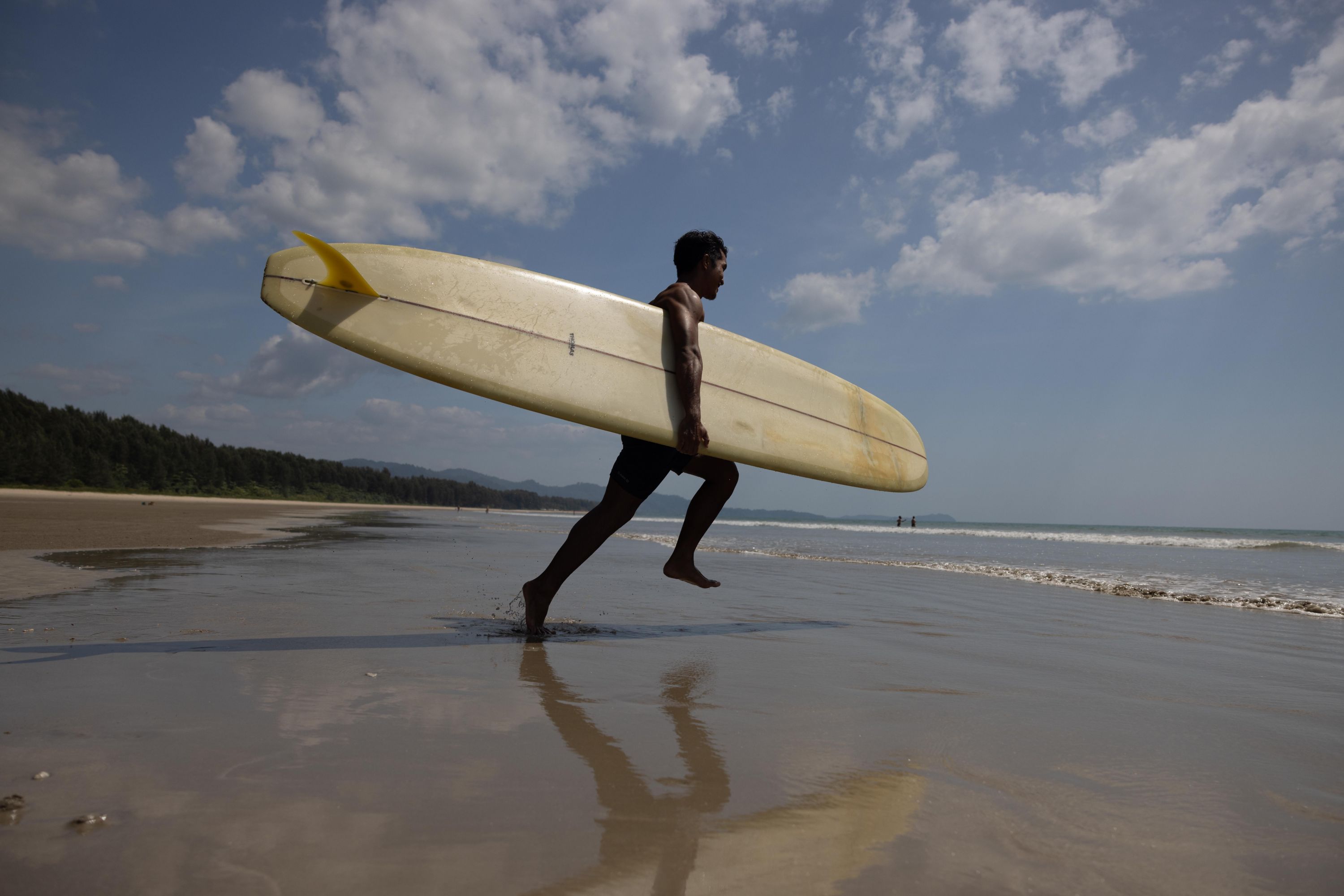 Surfing in Phuket