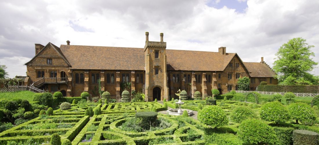 Hatfield Old Palace Gardens, UK