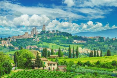 Landscape photography in Tuscany with houses and castles in the background