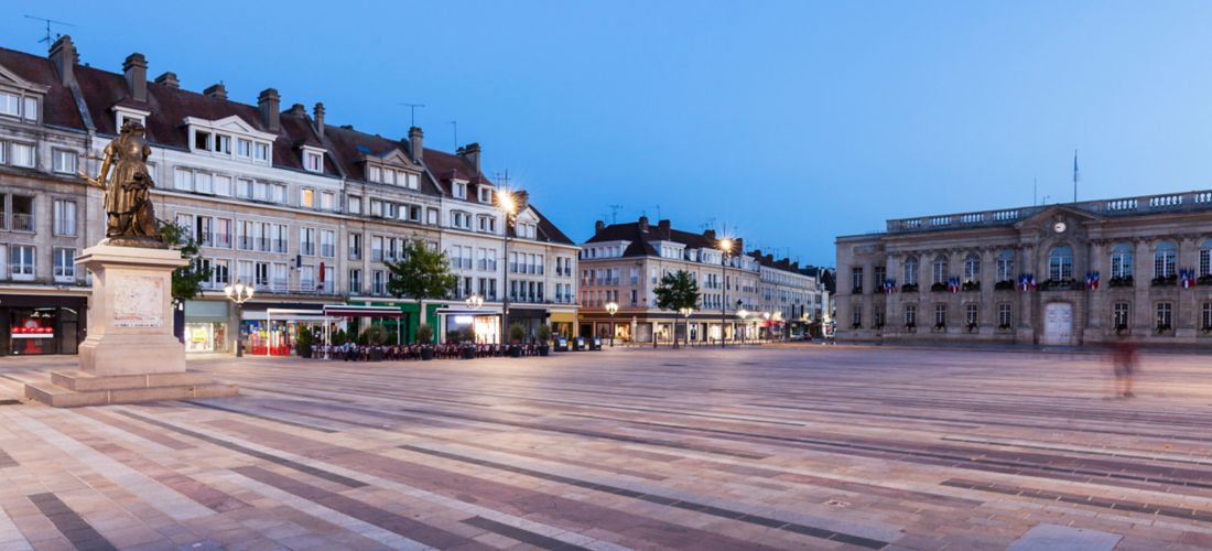 Evening Ambiance at Place Jeanne Hachette in Beauvais