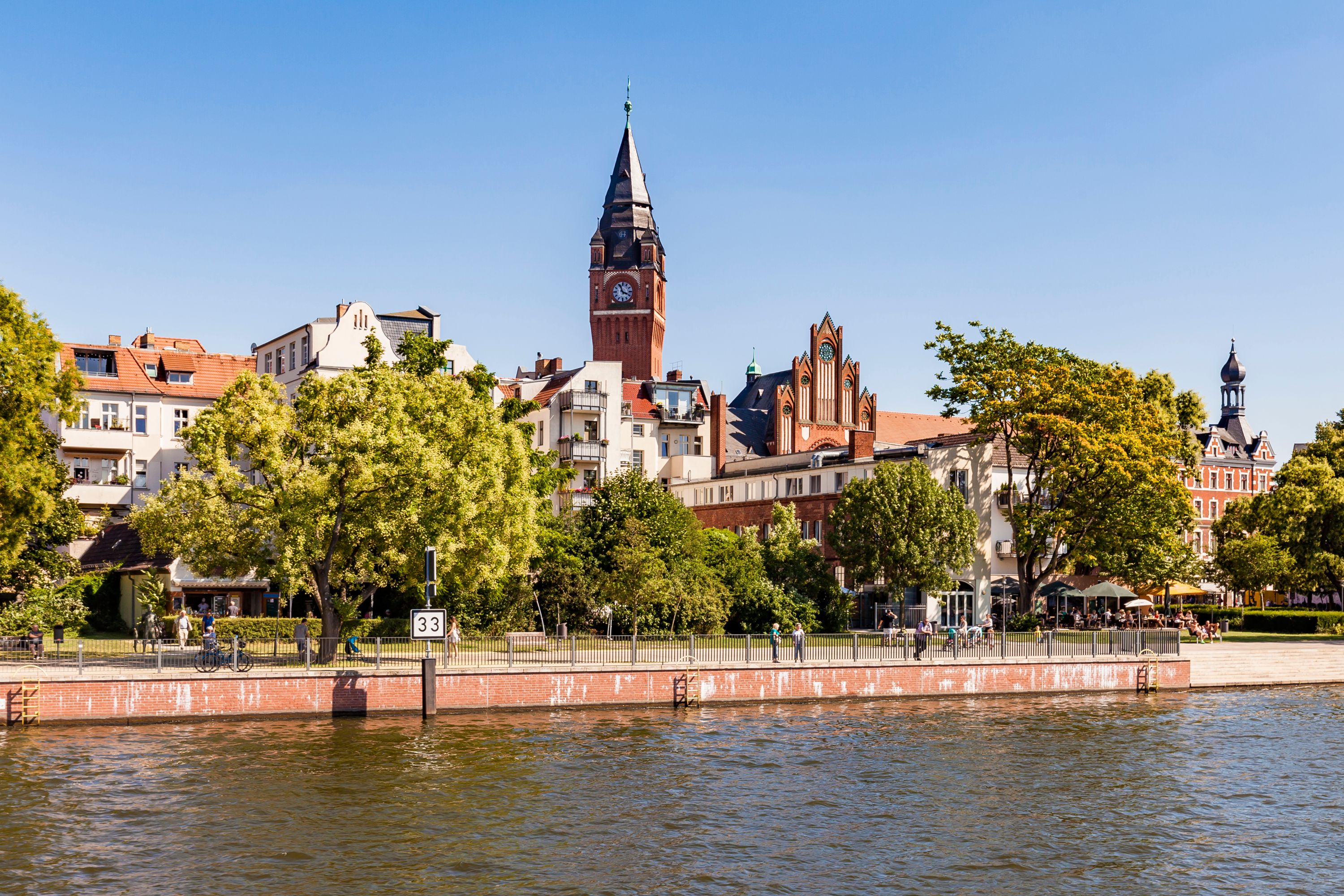 Germany, Berlin, Treptow-Koepenick, Spree river, Koepenick, Old town, Townhall, waterfront promenade