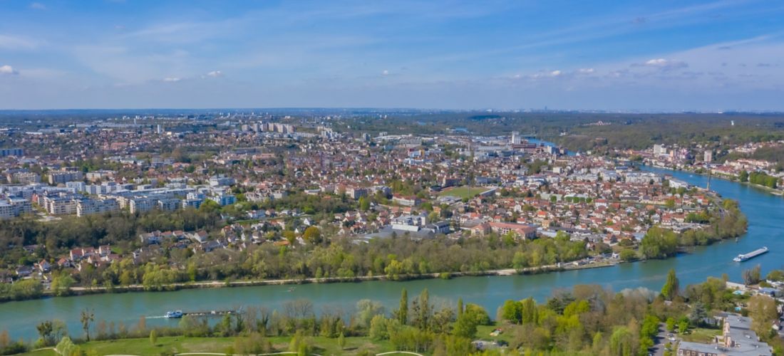 Aerial view of Corbeil Essonnes and its river