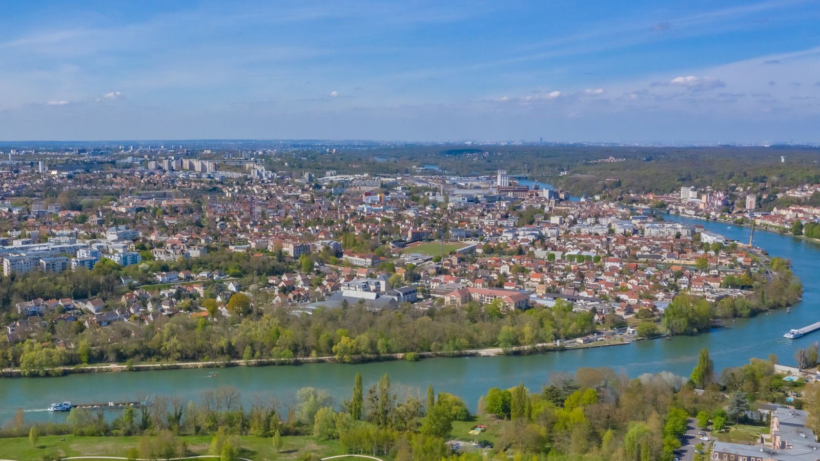 Aerial view of Corbeil Essonnes and its river