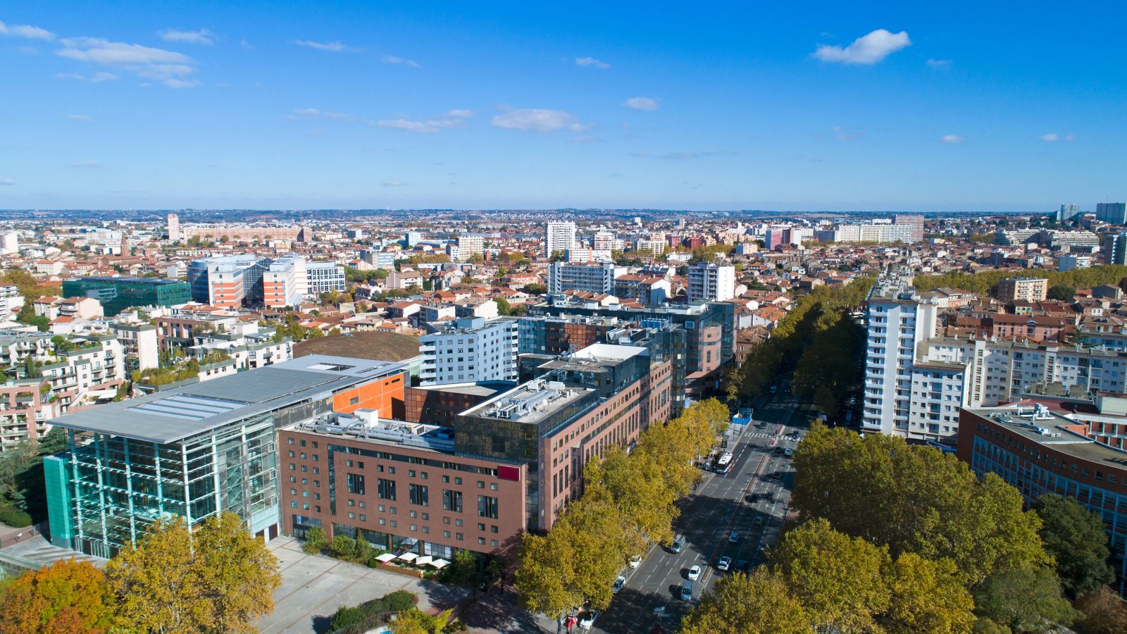 Vibrant Autumn Day in Toulouse: Compans Caffarelli District