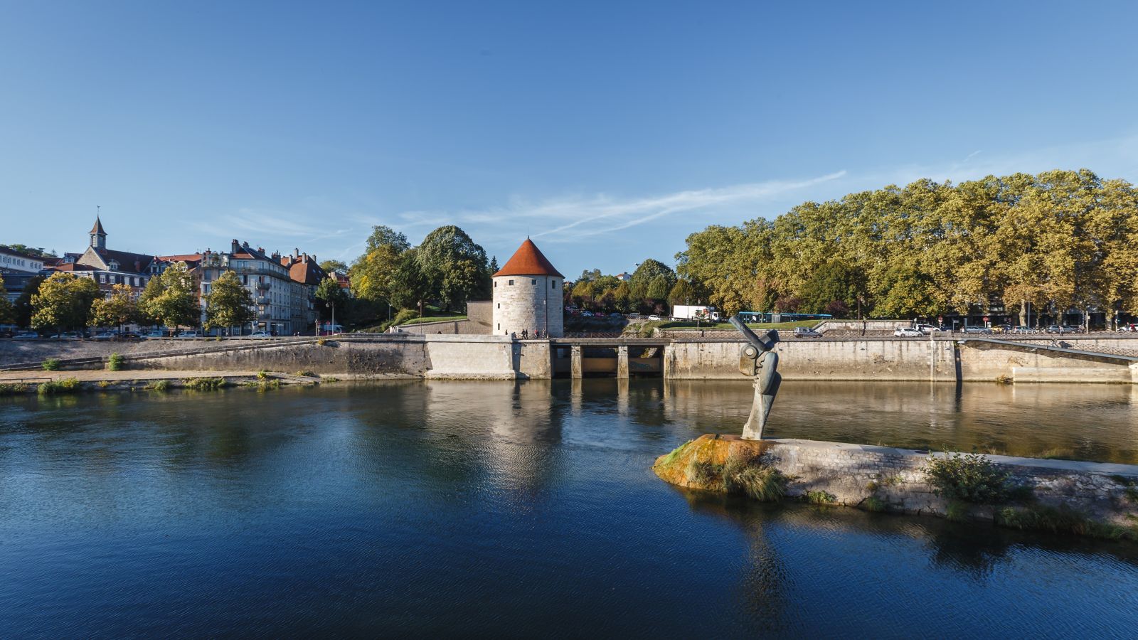 Historic Besançon: Tour de la Pelote on the Doubs River