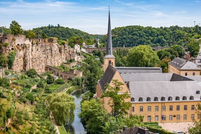 Abbaye de Neumünster et rivière Alzette au Luxembourg