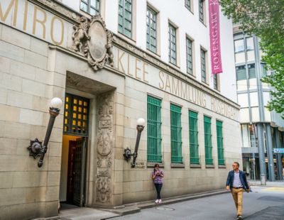 The stately Neoclassical façade of the Rosengart Collection museum in Lucerne