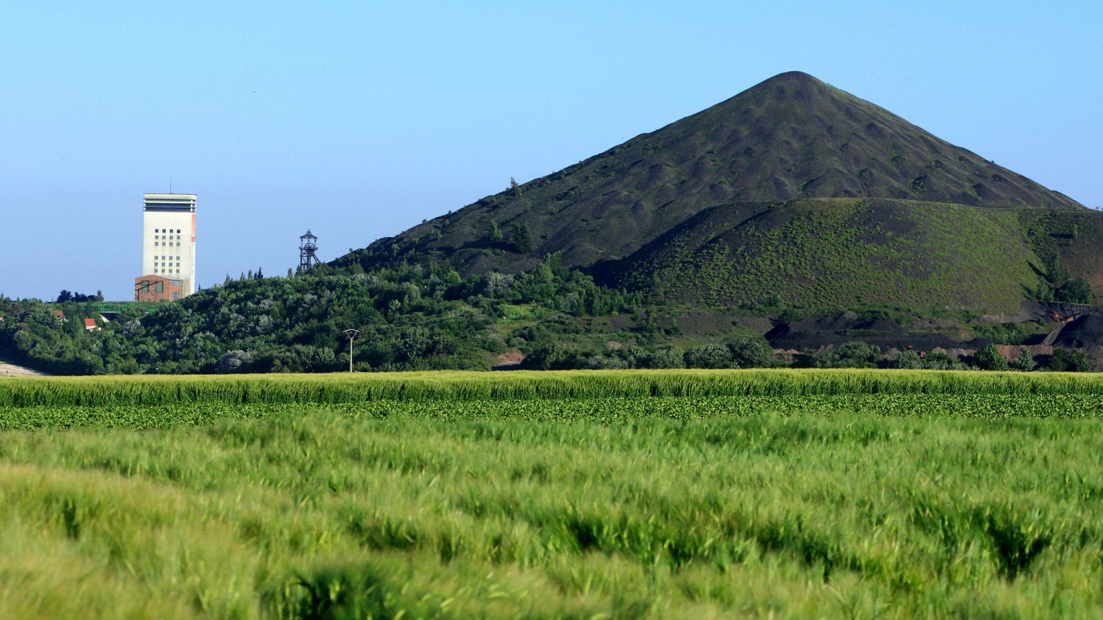 Lewarde: Spoil Tip and Industrial Structure in Pas-de-Calais