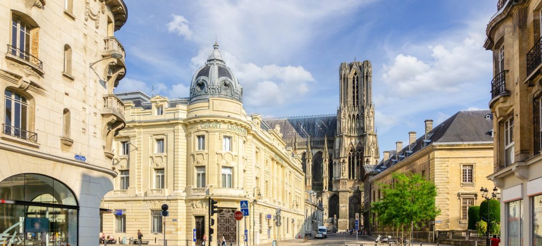 Reims cityscape: Place Royale with view of Notre Dame Cathedral