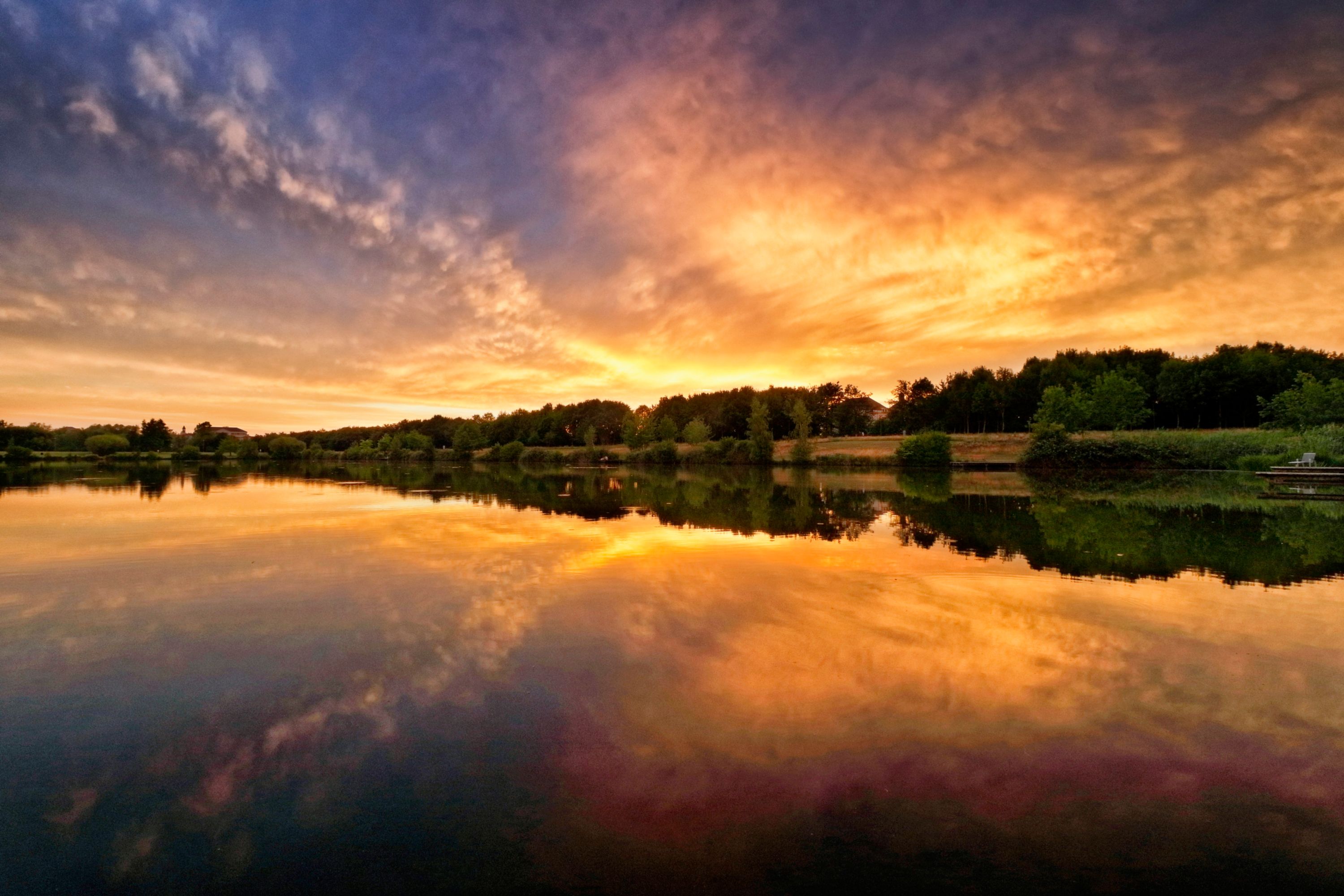 Spectacular Summer Dusk over l'Etang des Grives in Seine et Marne