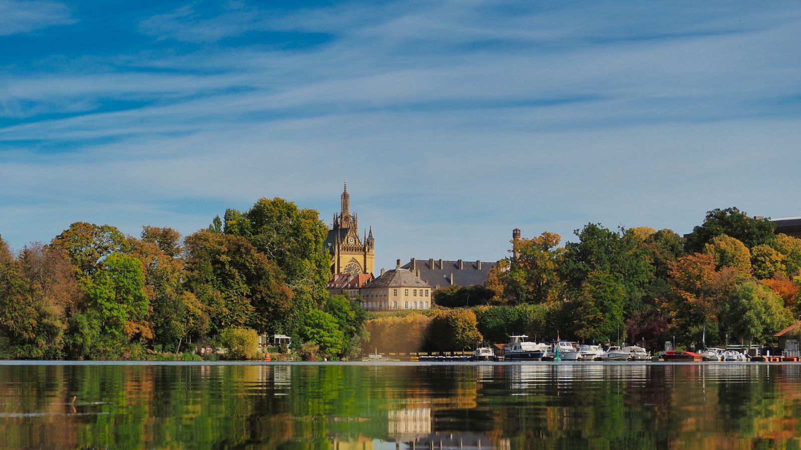 Autumn Splendor at Plan deau, Metz: Cathédrale Saint Etienne