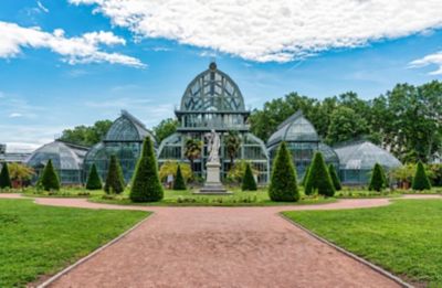 Serres du jardin botanique de Lyon dans le parc de la Tête d'Or