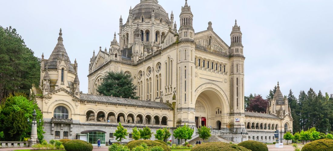 Basilique Sainte-Thérèse de Lisieux: France's Second Most Important Pilgrimage Church