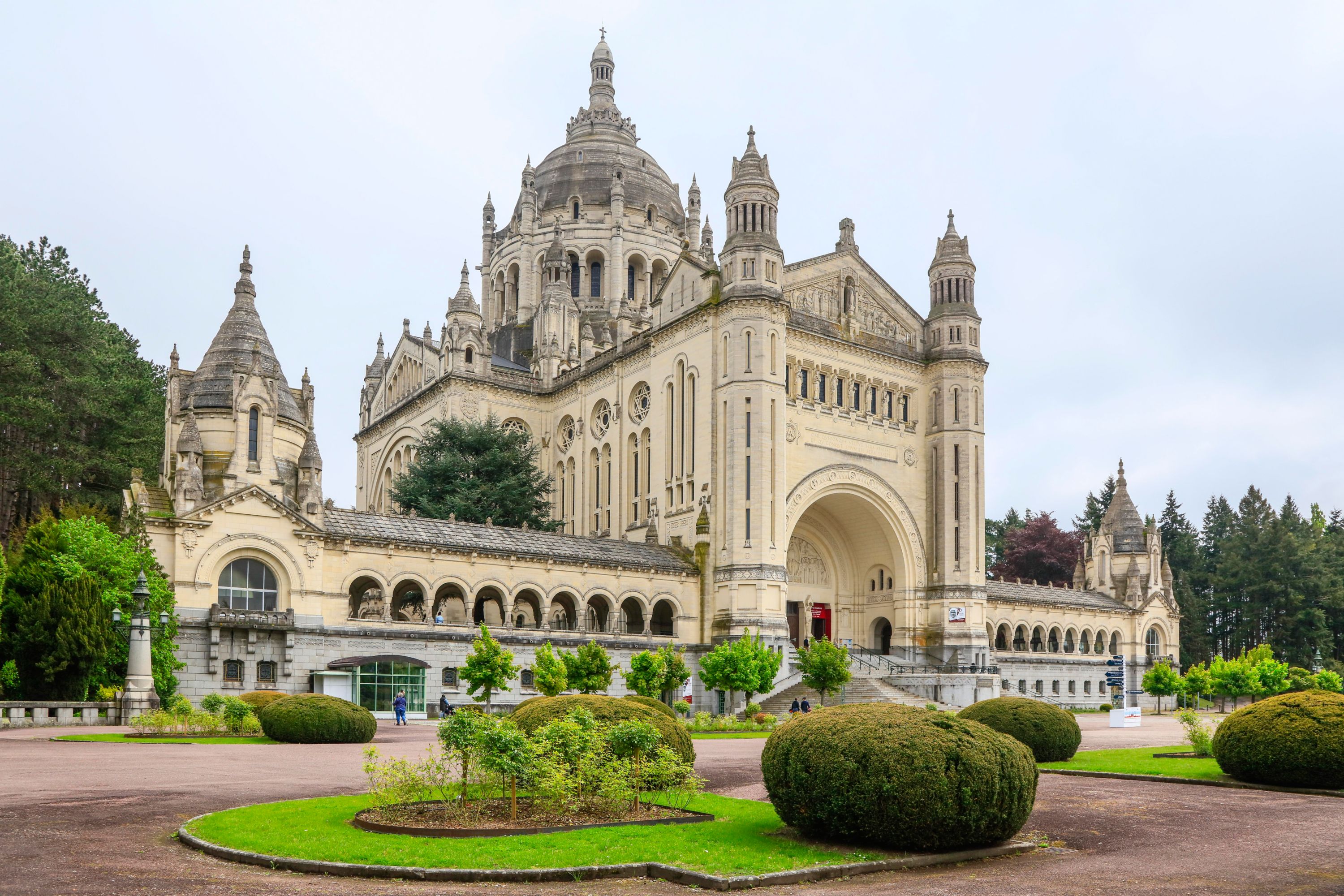 Basilique Sainte-Thérèse de Lisieux: France's Second Most Important Pilgrimage Church