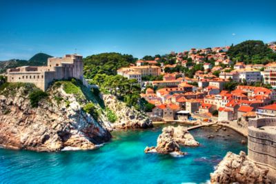 Fort Lovrijenac et vieux port de Dubrovnik en Croatie