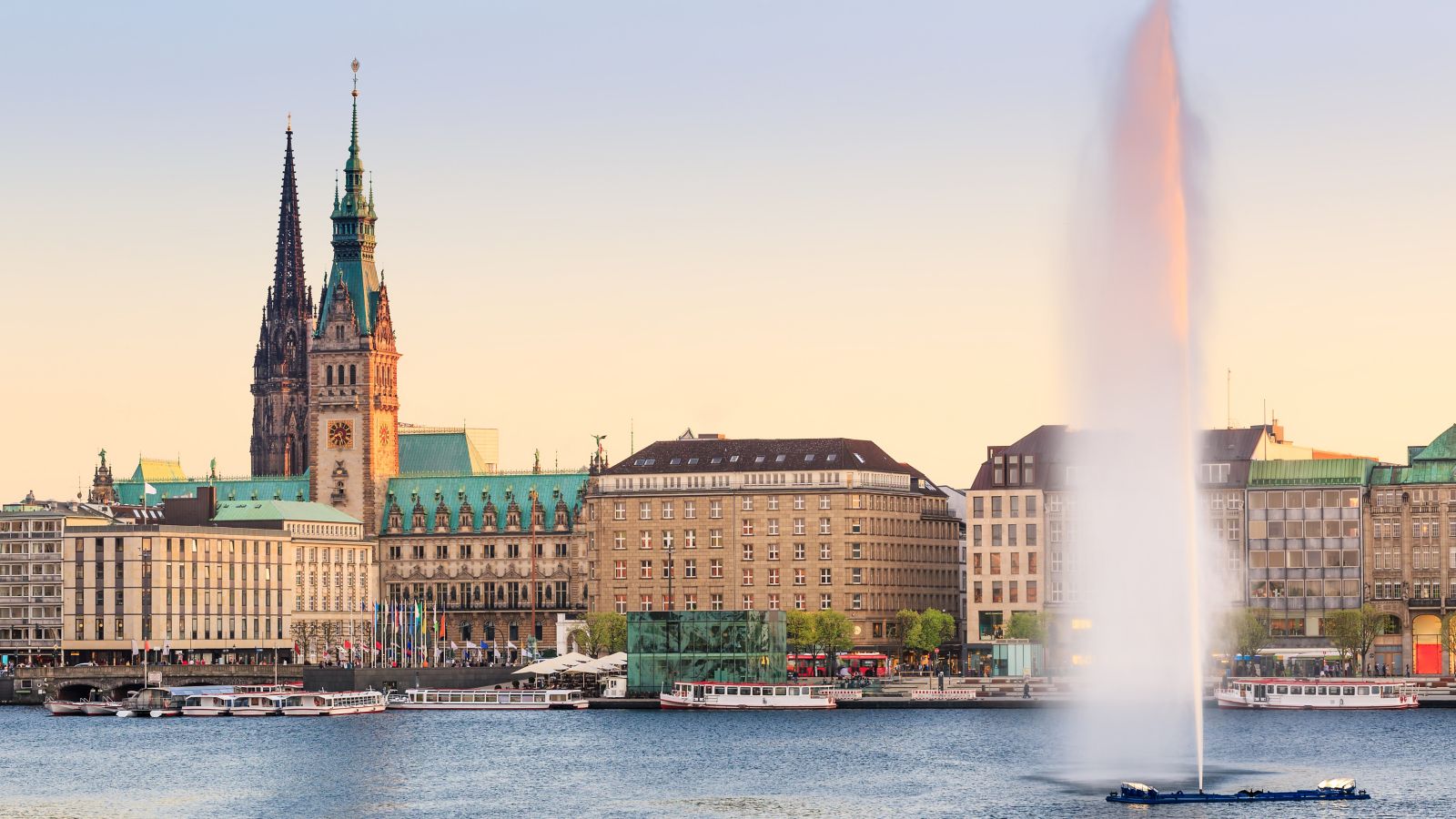 Germany-Hamburg-Alster-Lake