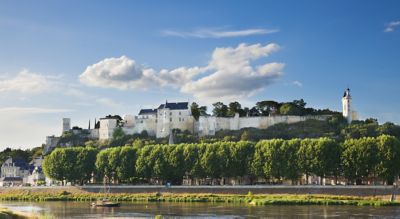 Die mittelalterlich anmutende Forteresse Royale de Chinon, ein Schloss an der Loire nahe Saumur