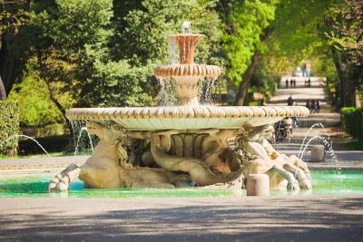 Fontana dei Cavalli Marini, ein Brunnen im Park Villa Borghese in Rom