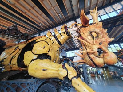 Long Ma, cheval dragon en bois à la Halle de la Machine