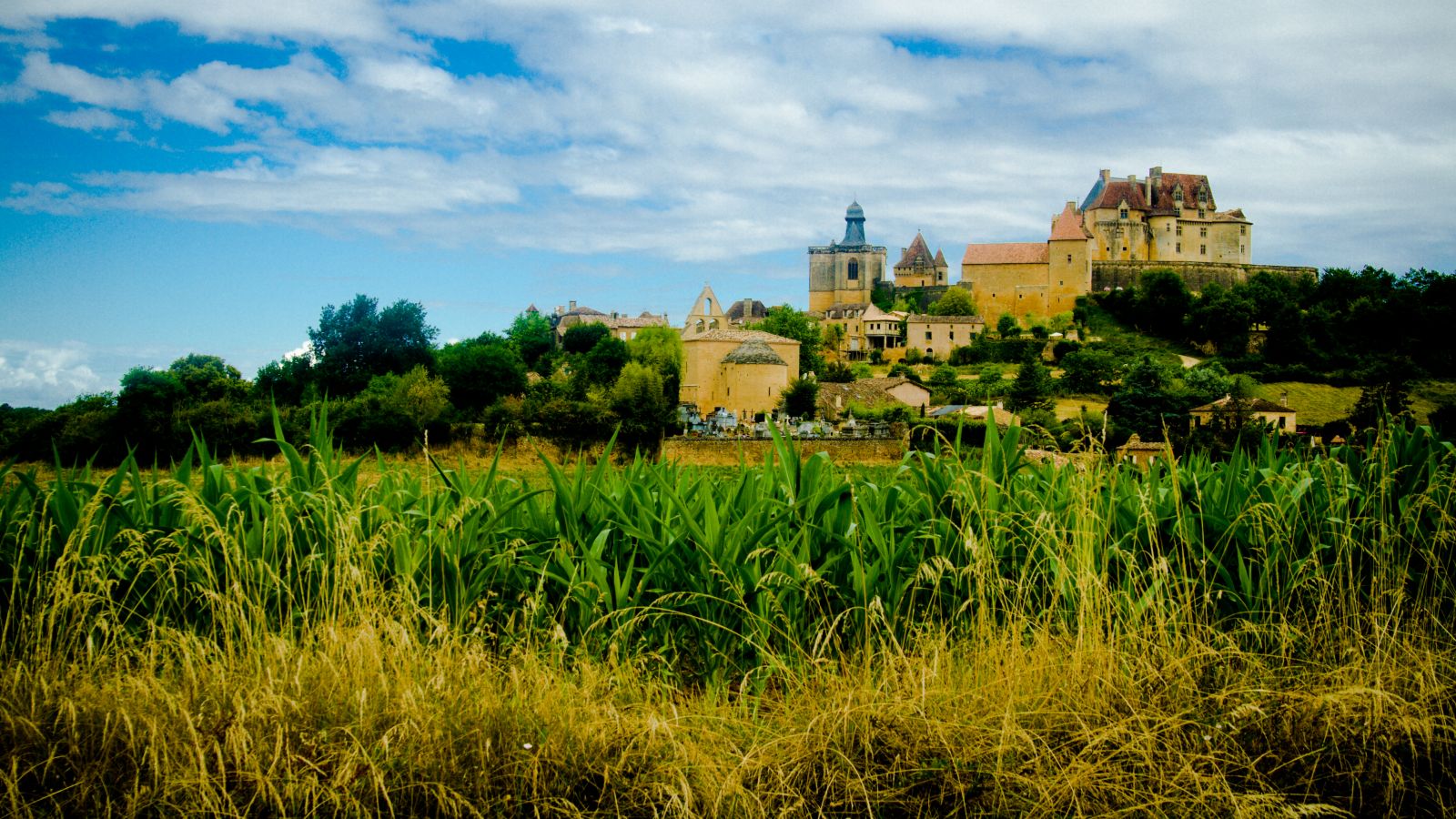 Chateau de Biron, Dordogne, France: Scenic View