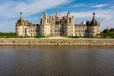 Das monumentale Château de Chambord, eins der berühmtesten Schlösser im Tal der Loire bei Blois