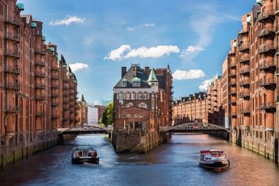 Das Wasserschloss in der Speicherstadt von Hamburg zwischen Fleeten