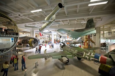 Flugzeuge im Deutschen Museum in München, ein spannendes Ausflugsziel für Kinder