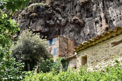 Maison troglodyte à Cotignac dans le Var, labellisé Plus Beaux Villages de France