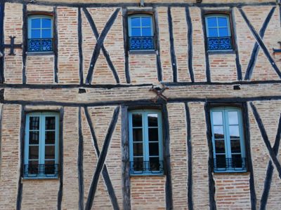 Maisons à colombages dans le village de Castelnau-de-Montmiral