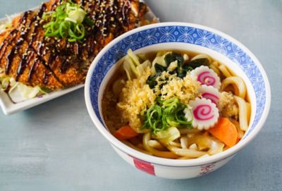 Breaded katsu and udon noodles, popular in Japanese restaurants in Paris 
