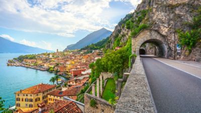 Entrée du tunnel routier menant au village de Limone sul Garda, au bord du lac de Garde