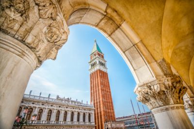Campanile de Saint-Marc à Venise, lors d’une journée ensoleillée