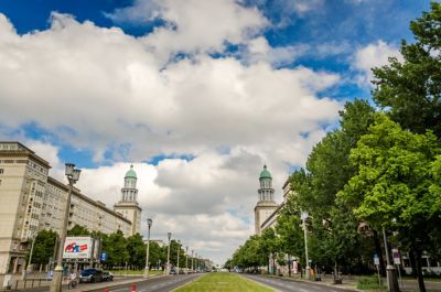 Karl-Marx-Allee, grande avenue à Berlin Est