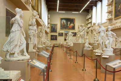 Gipsskulpturen in der Galleria dell’Accademia, einem Museum in Florenz