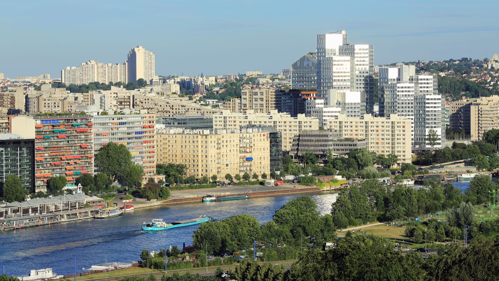 Parisian Sunset: Boulogne Billancourt and the Seine