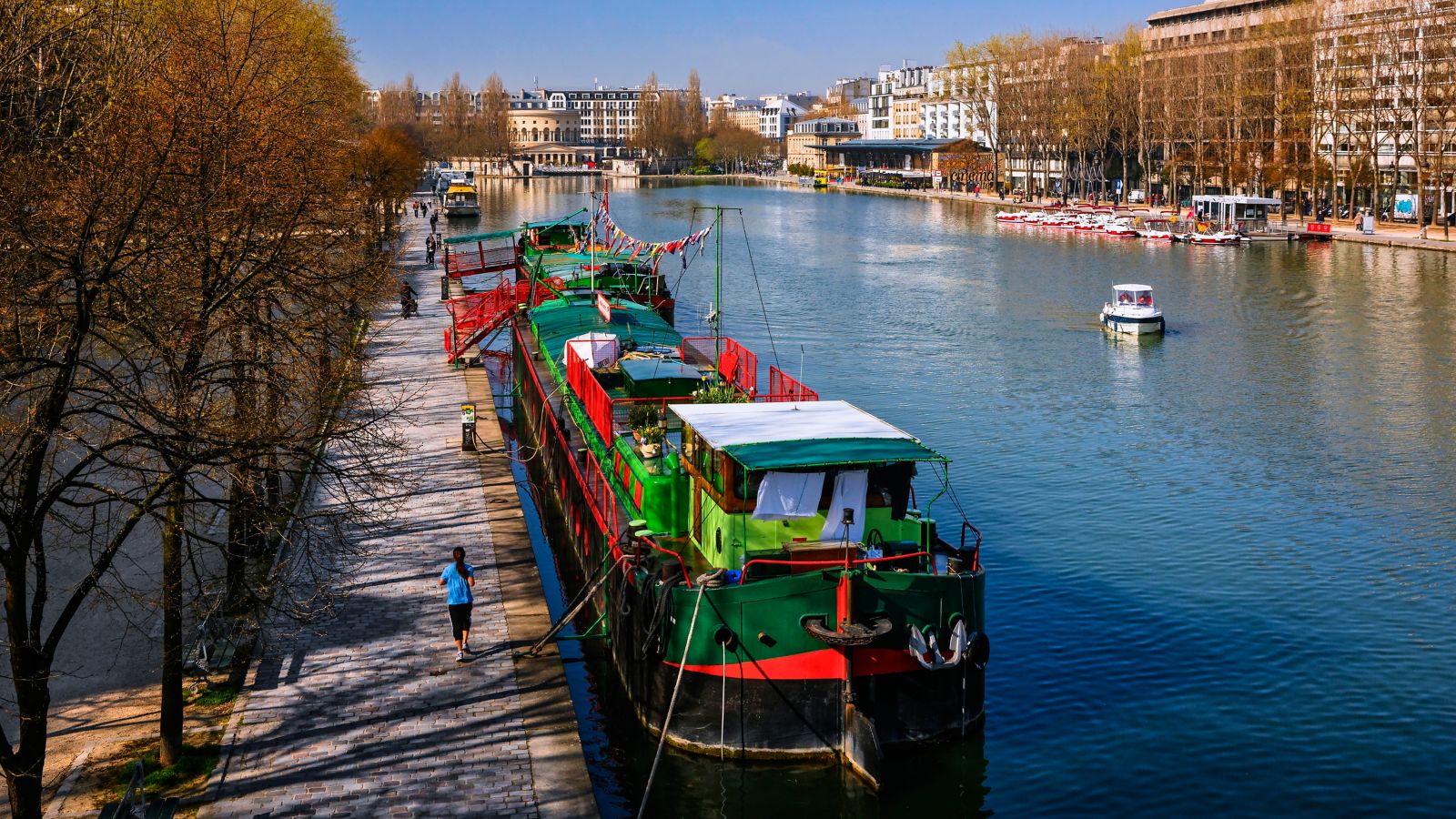 Houseboats and Parisian Charm at 'Bassin de La Villette'