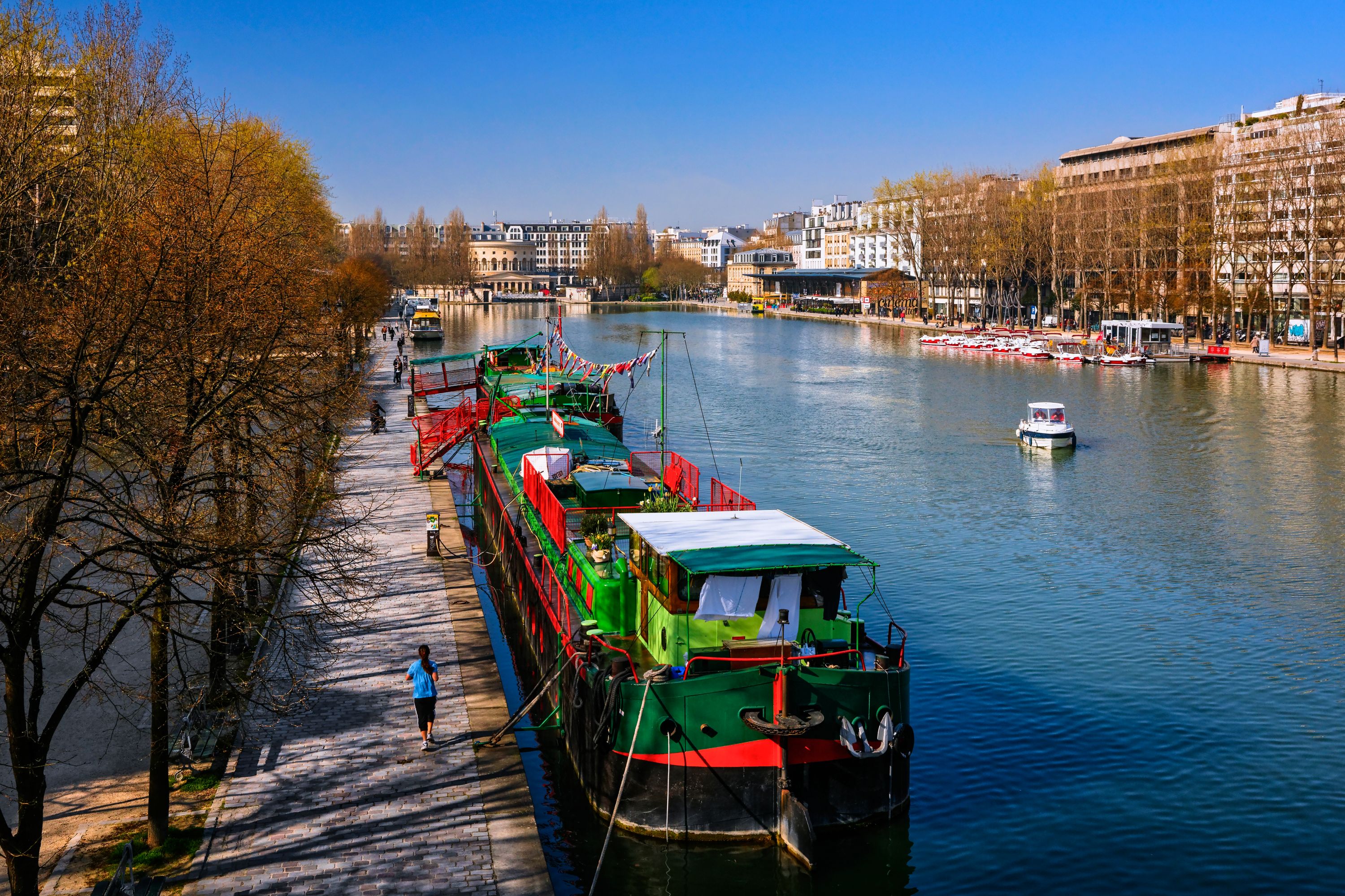 Houseboats and Parisian Charm at 'Bassin de La Villette'