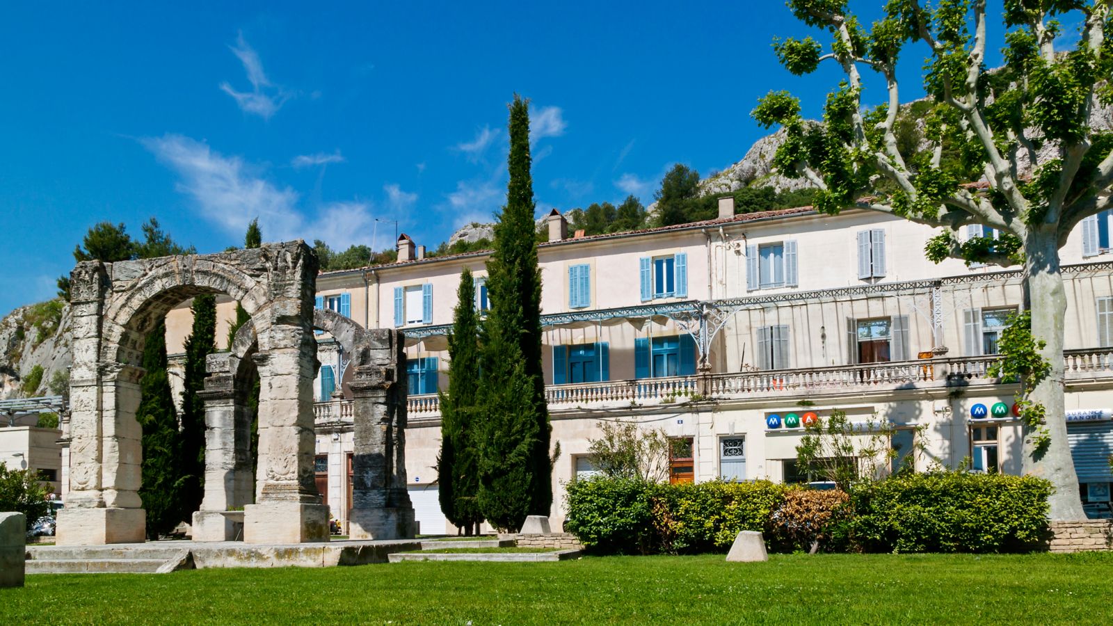 Roman Arch and Square in Cavaillon, Provence