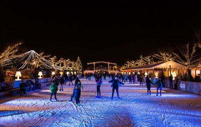 Patinoire de Museumplein, illuminations et chalets en bois du marché de Noël