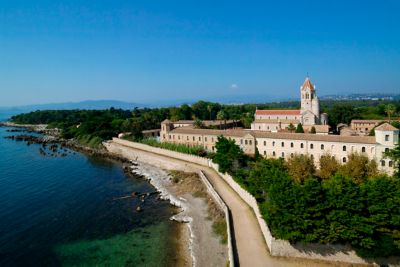 Abbaye de Lérins sur l’île Saint-Honorat