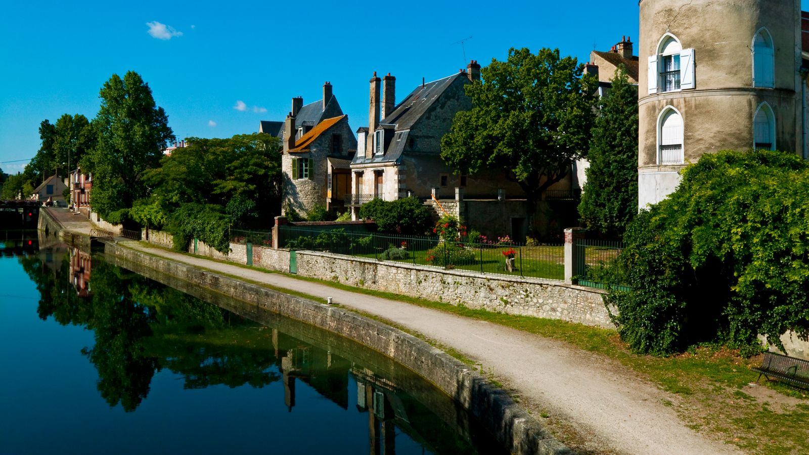 Canalside Serenity in Montargis, Loiret, France