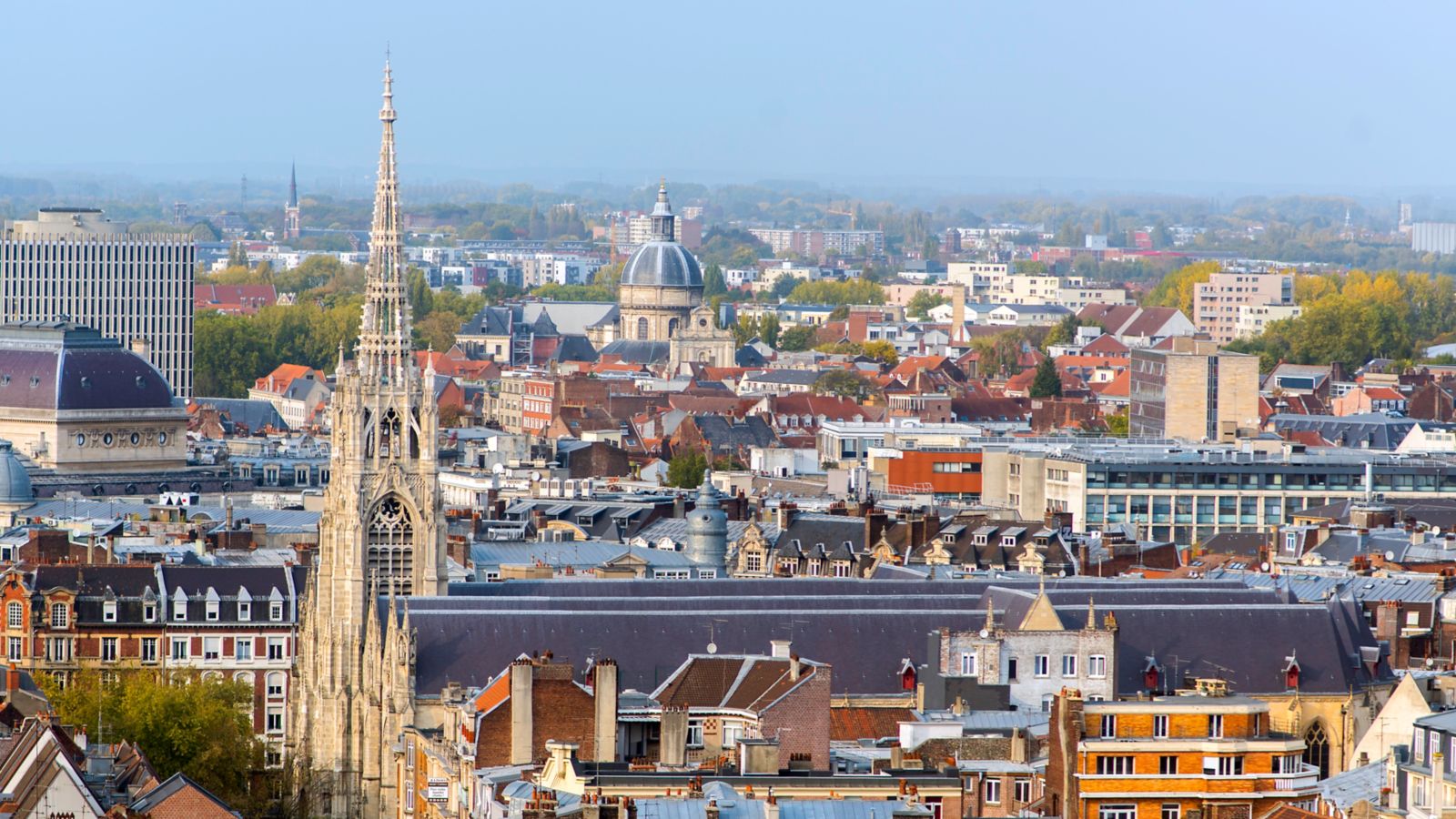 Lille Cityscape: St-Maurice Church Amidst a Sea of Rooftops