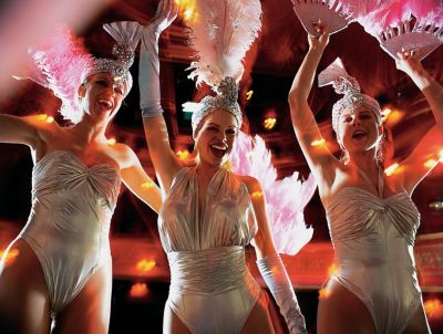 Trois danseuses de cabaret