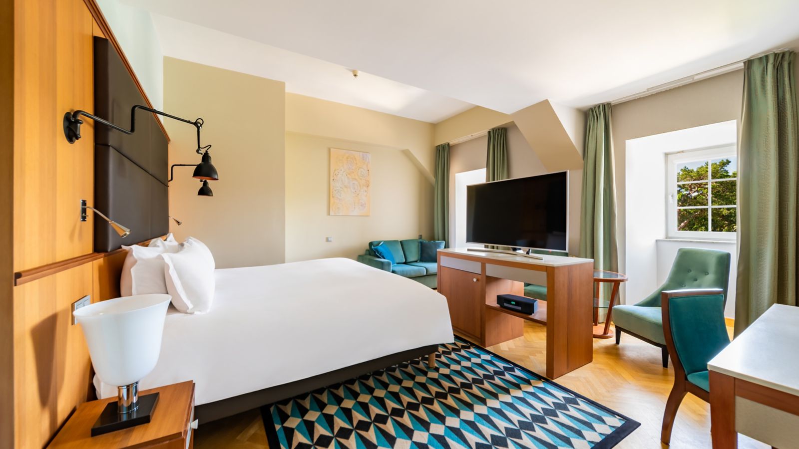 Modern Hotel Room with Comfortable Amenities