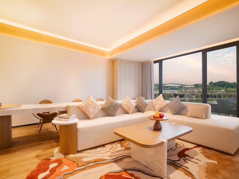 Suite Interior - Chengdu Expo Waterfall Hotel, MGallery Collection