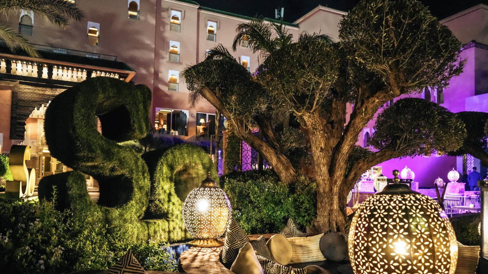 Evening ambiance at SO/ Hotel