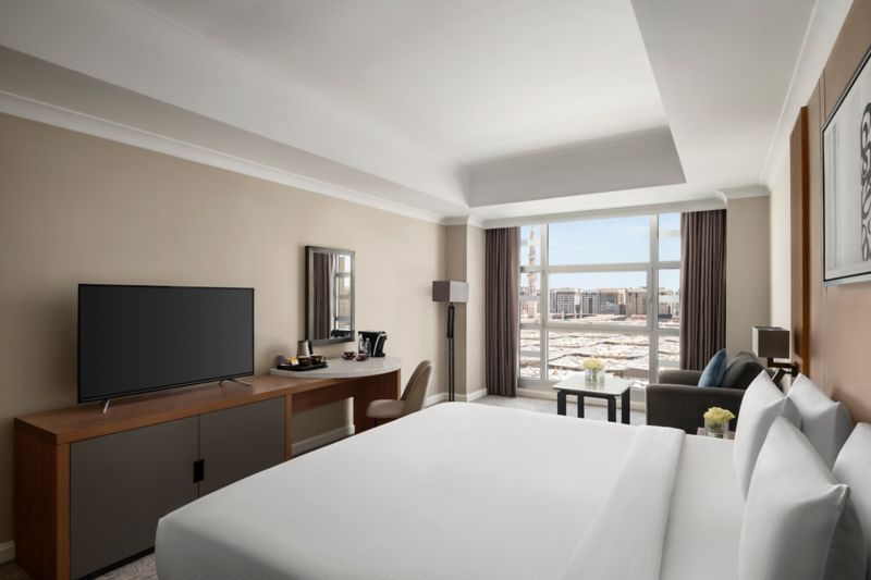 Anwar Al Madinah Movenpick Deluxe King Haram View Room