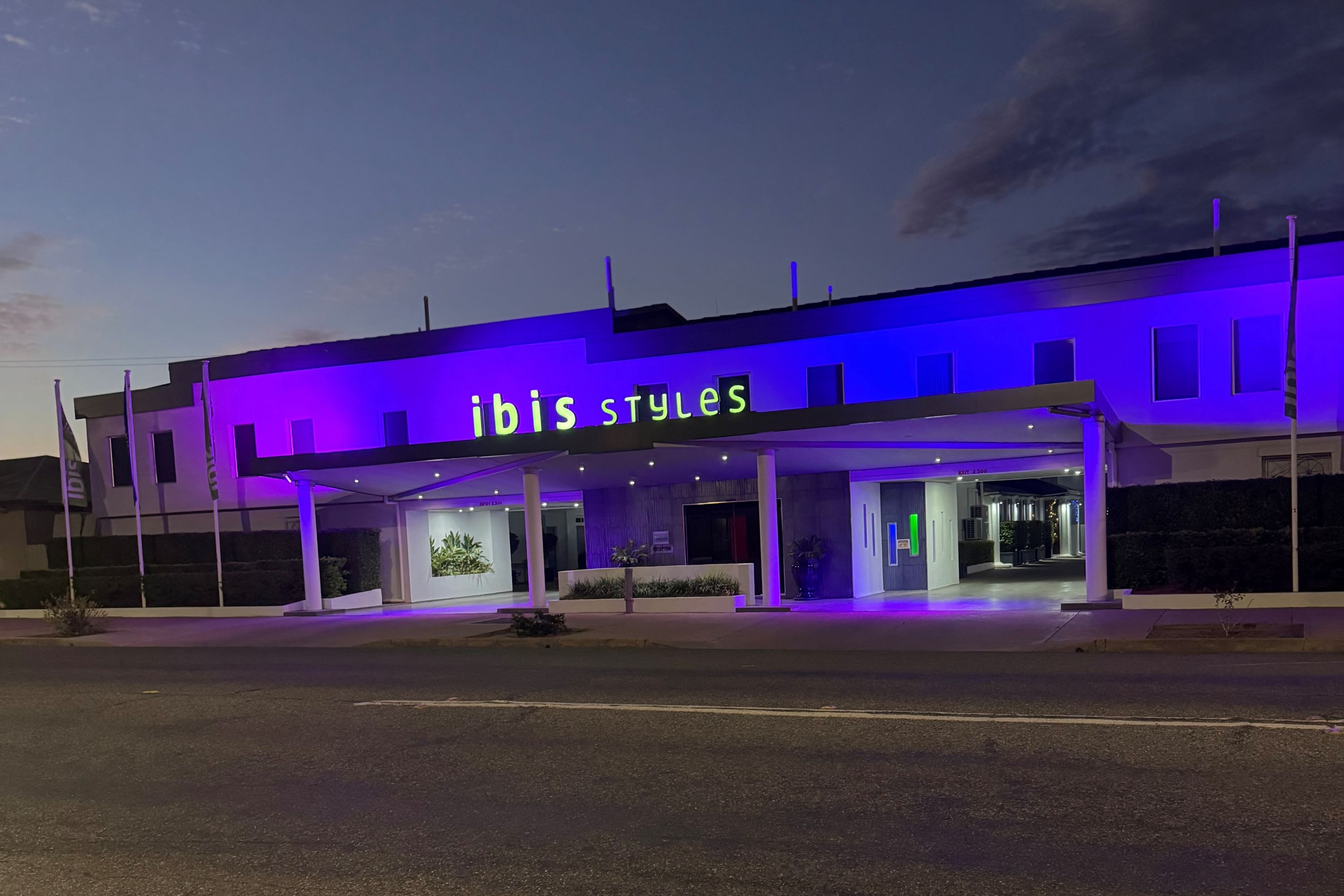 ibis Styles Broken Hill - Australia at Twilight